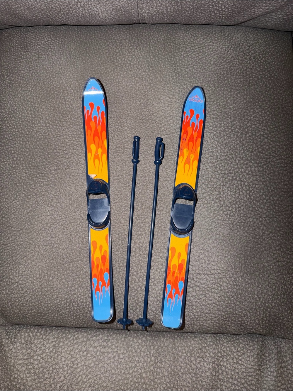 My Scene Chillin Out Flame-Print Skis with Blue Poles
